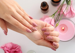 Shellac Manicure